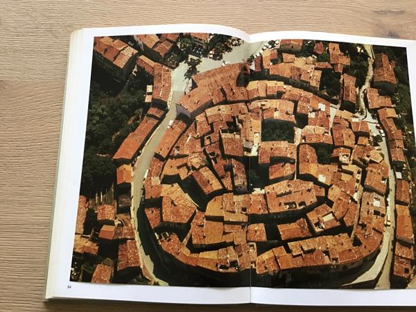 BOEK v.De Provence en de Camargue TOP land,de moeite waard