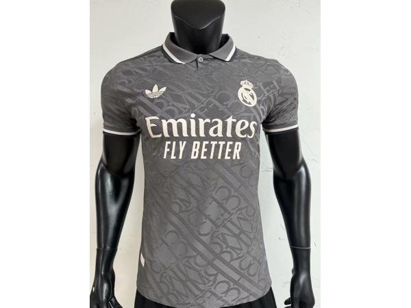 Realmadrid 3de shirt maat M & L