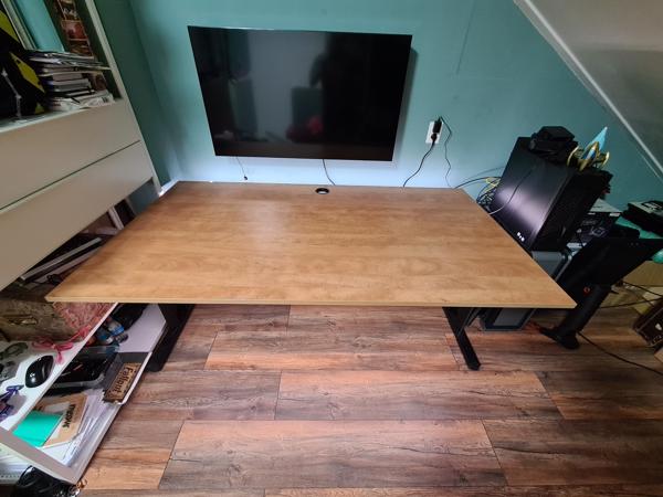 Moet Snel Weg Groot Burea/Tafel D:100cm B:180 H: Verstelbar