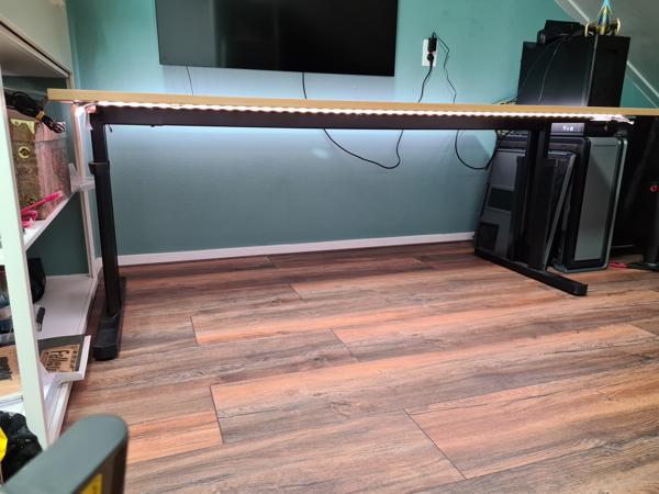 Moet Snel Weg Groot Burea/Tafel D:100cm B:180 H: Verstelbar