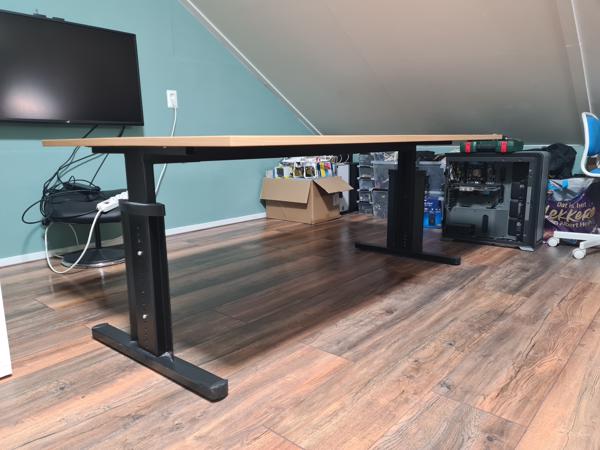 Moet Snel Weg Groot Burea/Tafel D:100cm B:180 H: Verstelbar