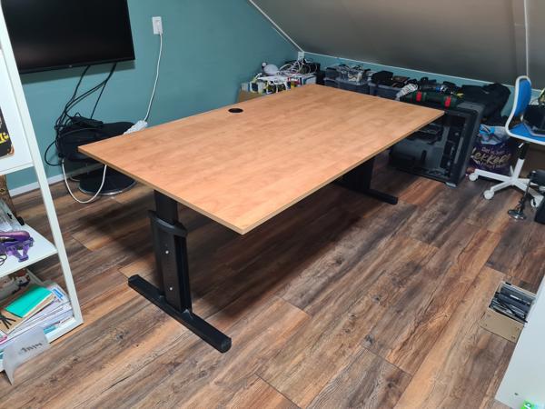 Moet Snel Weg Groot Burea/Tafel D:100cm B:180 H: Verstelbar