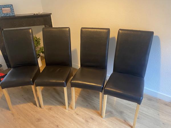 4 leren eetkamerstoelen