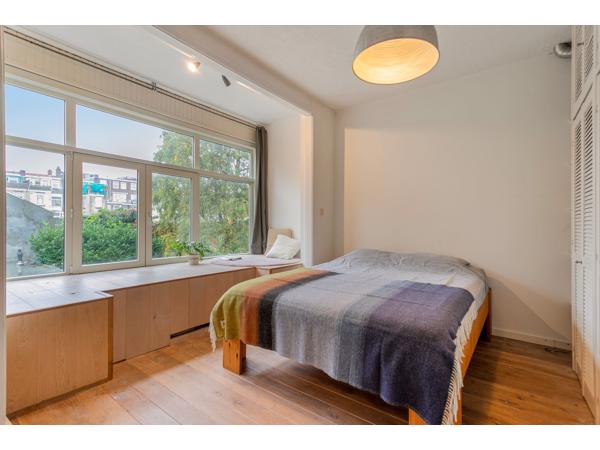 Stevig houten podium - perfect DIY / reuse project