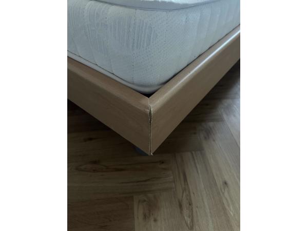 Bed 140 x 200 cm incl. matras