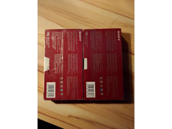 5 Sony VHS videocassettes