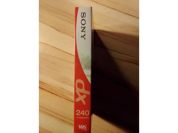 5 Sony VHS videocassettes