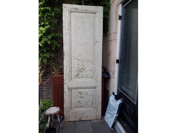 oude  houten paneeldeur