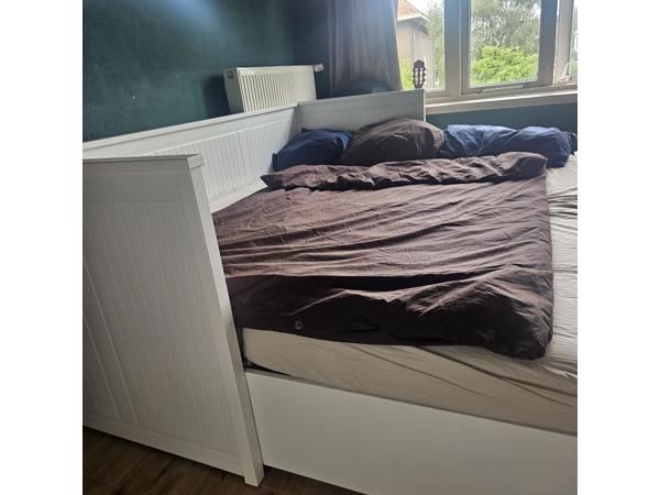 De populaire bedbank met opbergruimte