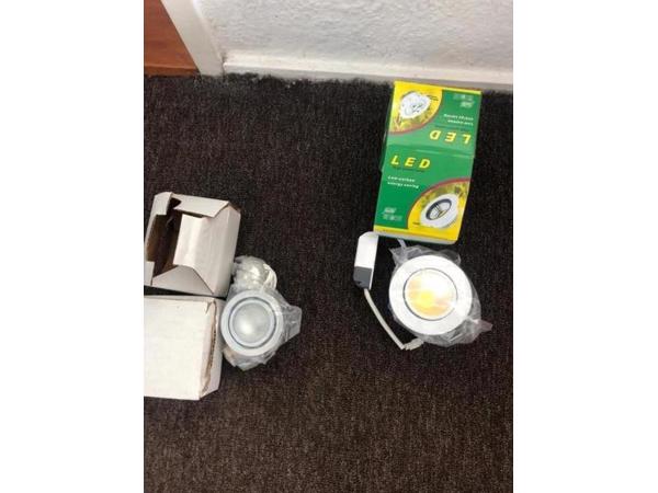 nieuw in doosje led spots --koopje en mooi-