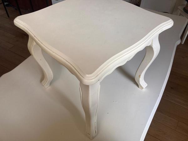 Witte eettafel met bijzettafel