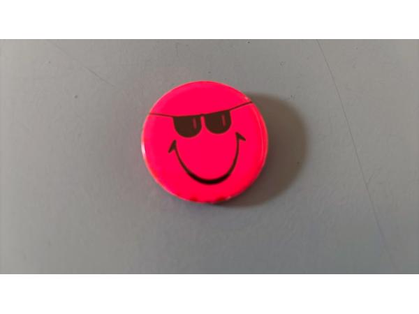 Buttons groot en klein, diverse , 2 cm tm 7,5 cm doorsnee