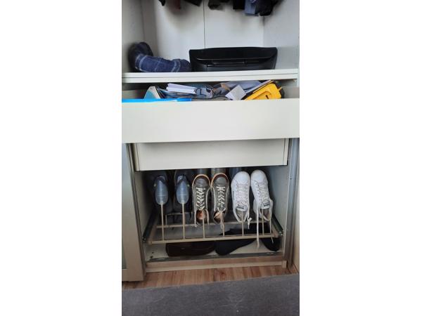 Ikea kast zeer ruim en praktisch
