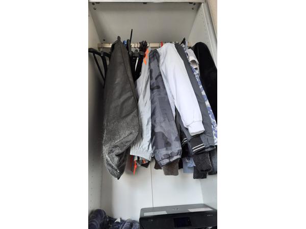 Ikea kast zeer ruim en praktisch