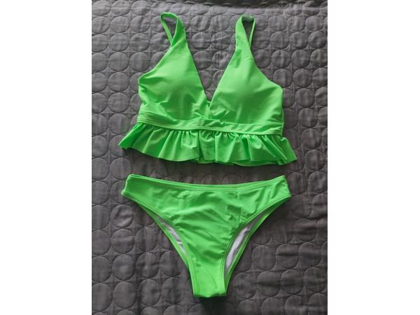 bikini 2 delig opvallend groen M