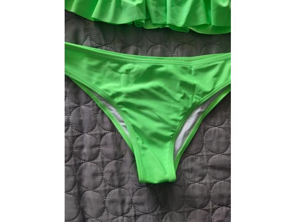 bikini 2 delig opvallend groen M