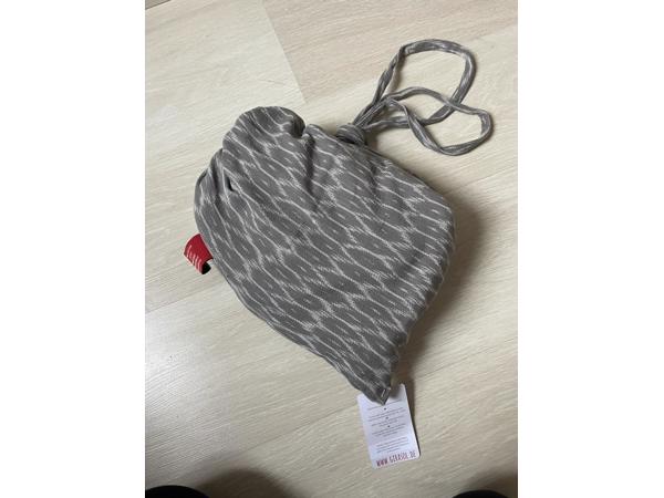 Babydrager van #MY Sol the Meh Dai van #GIRASOL, grijs