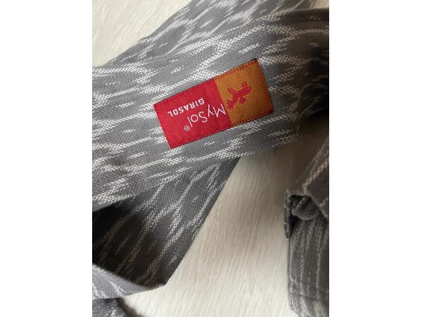 Babydrager van #MY Sol the Meh Dai van #GIRASOL, grijs