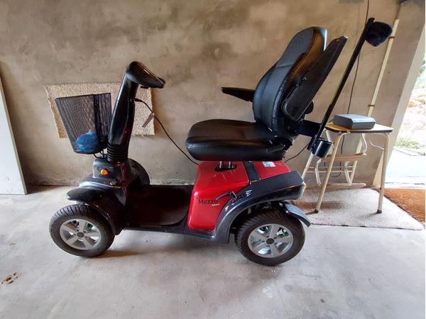 Te koop scootmobiel en rollator