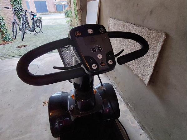 Te koop scootmobiel en rollator