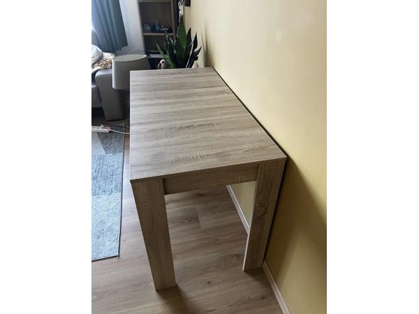 Eettafel van grenenhout