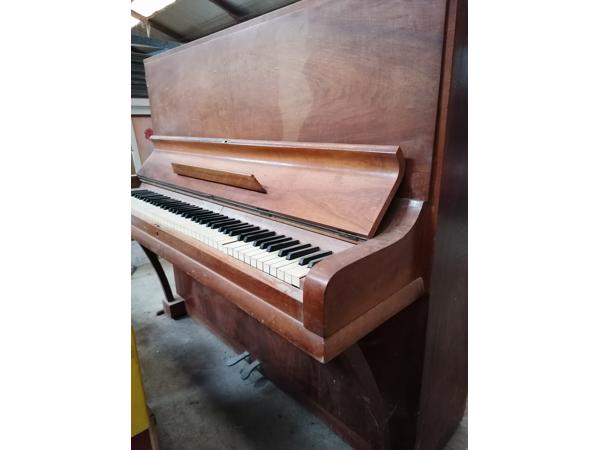 Vintage piano