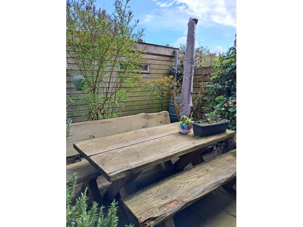 Picknicktafel met banken