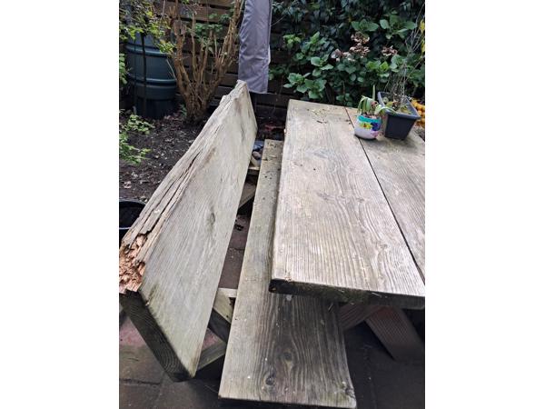 Picknicktafel met banken