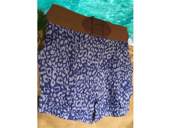 Korte broek blauw wit M/L