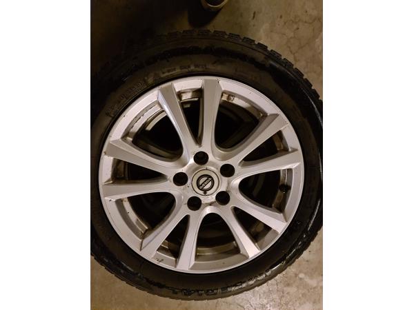 Volvo velgen met winterbanden