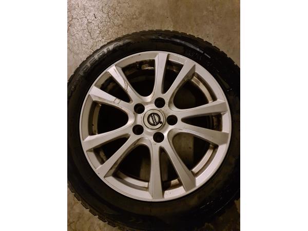 Volvo velgen met winterbanden