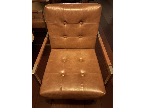 Kersenhouten eettafel met 5 Kick stoelen