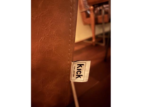 Kersenhouten eettafel met 5 Kick stoelen