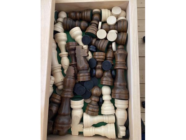 Mooie als nieuwe Schaak Tafel met Schaak Stukken compleet