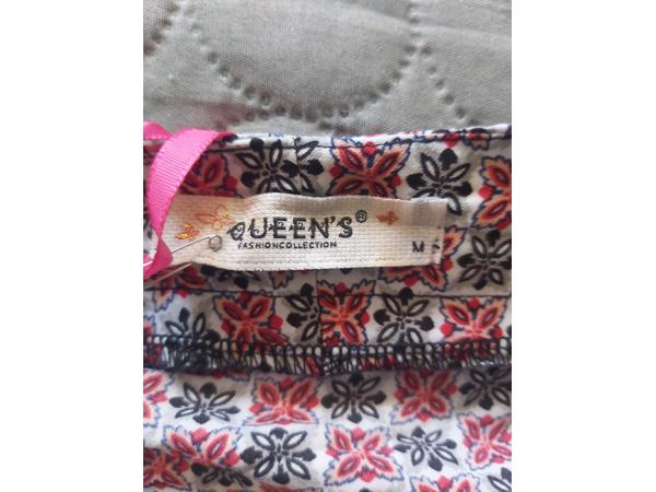 Queens tuniek met kanten mouwen rood zwart M/38