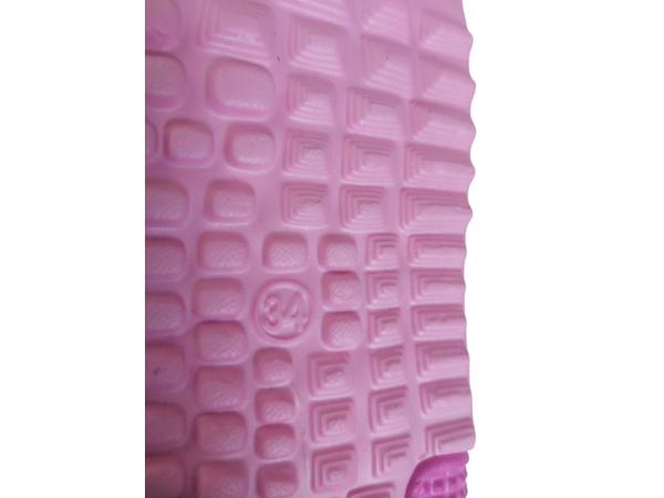 Crocs verticaal pink fuchsia met meisje 34