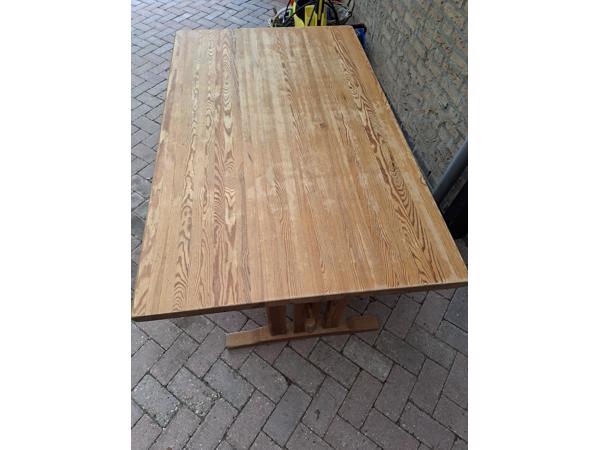 Tafel, grenen,  lengte 140 cm, breedte 86 cm