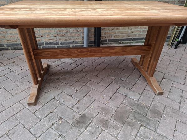 Tafel, grenen,  lengte 140 cm, breedte 86 cm