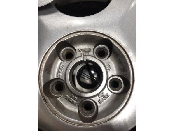 Seat aluminium velgen met winterbanden