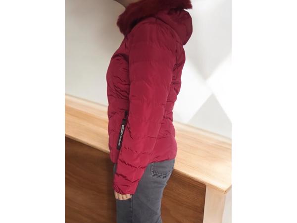 Ature winter jas rood XL/42 (Let op heeft 1 mankementje)