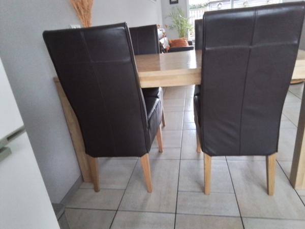 Mooie eettafel + stoelen