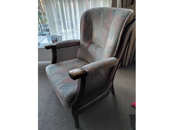 Prachtige stoeltjes, onbeschadigd