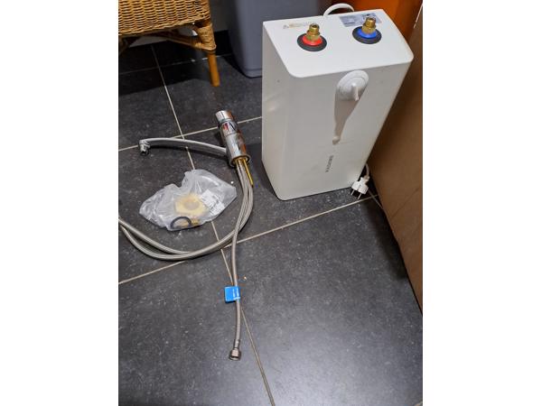Inductiekookplaat en keukenboilertje
