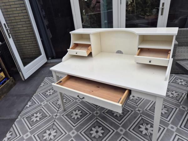 Crème bureau buro met opzet en lades