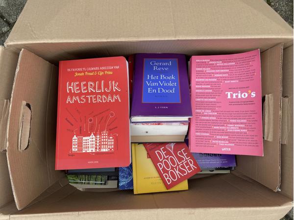 Circa 80 boeken, af te halen in Amsterdam-Noord