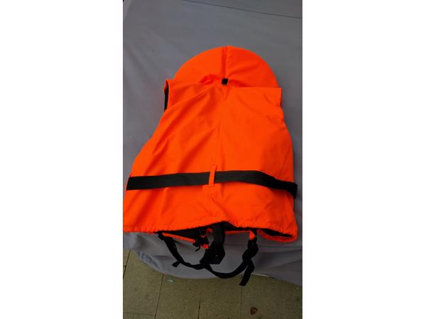 Diverse zwemvesten, w.o. Helly Hansen