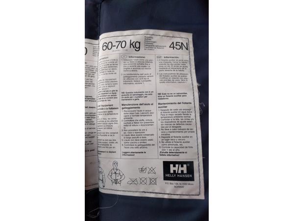 Diverse zwemvesten, w.o. Helly Hansen