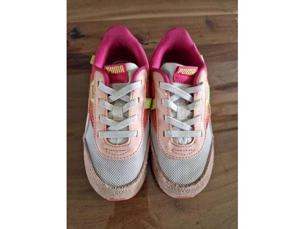 Puma sneakers maat 27