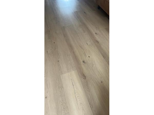 Licht eikenhouten laminaat 45m2
