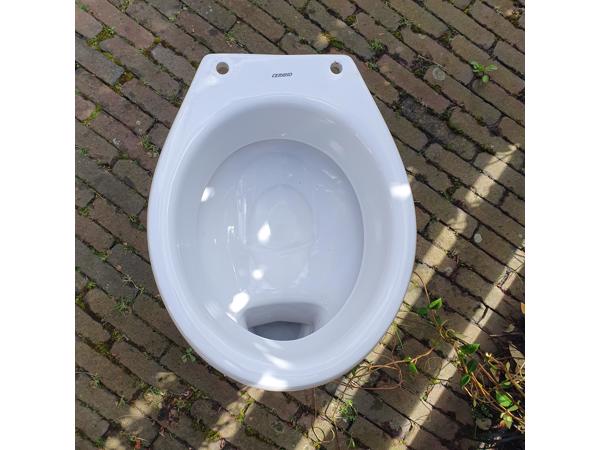 vlakspoel toilet